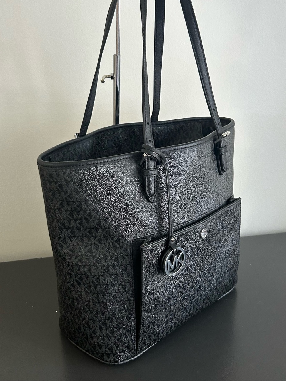 Michael Kors Black Jet Set Signature MK Tote Bag structured bag Silver Hardware - Picture 5 of 13